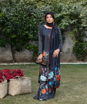 Chic Black Silk Printed Ensemble – Drop-Corner Long Shirt with Culotte Trousers & Floral